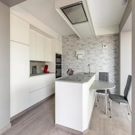 Modern W Private Yard