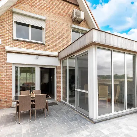 Vila Modern W Private Yard
