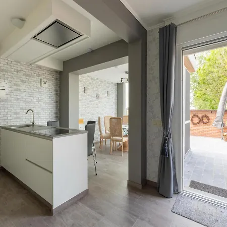 Modern W Private Yard Villa *