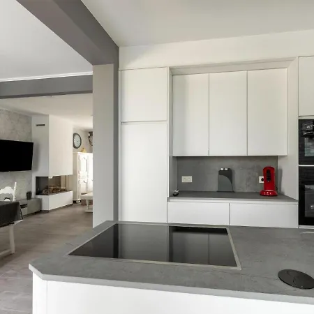 Modern W Private Yard *