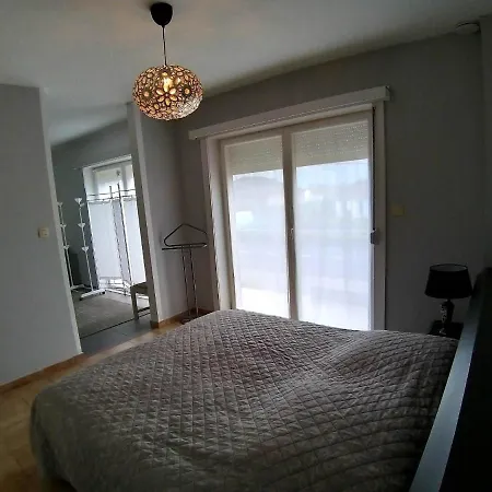 Modern W Private Yard