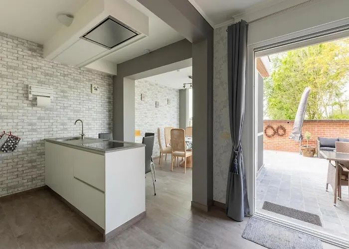 Modern W Private Yard Villa *