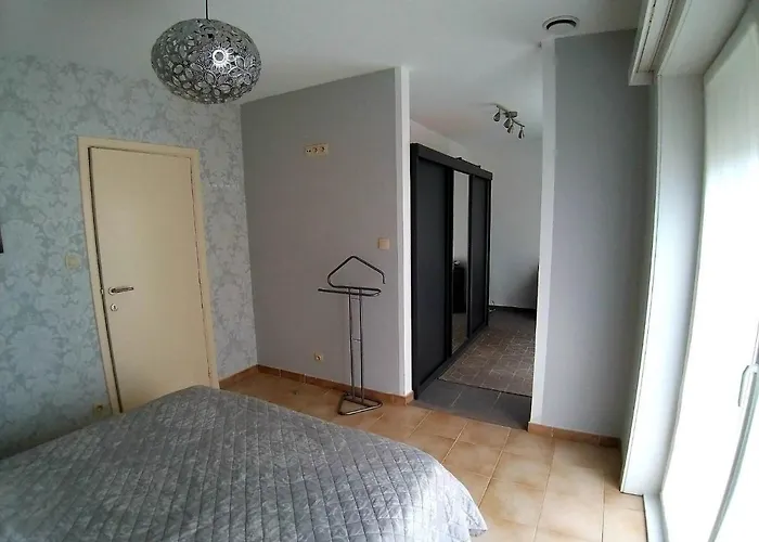 Modern W Private Yard